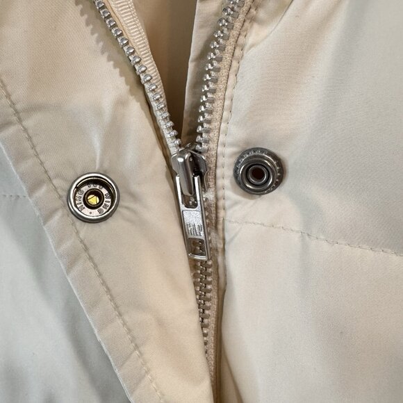 Vintage Y2K Gap Vest Womens M Puffer Down Quilted Faux Fur Hood Zip Snap - Picture 7 of 11